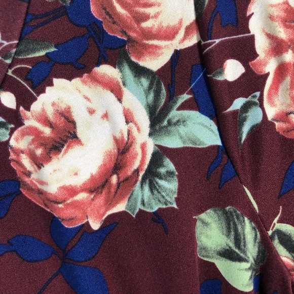 Viamor Floral Twist Knot Detail Long Sleeve Top - Picture 6 of 8